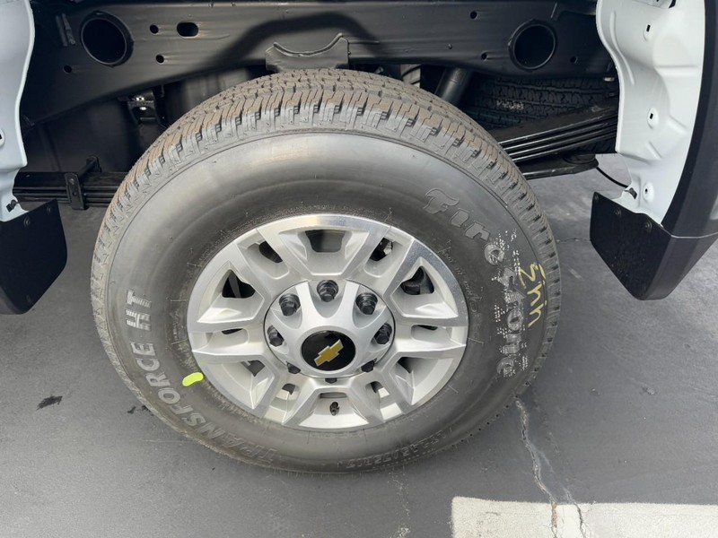 Chevrolet Silverado 2500HD Vehicle Image 05