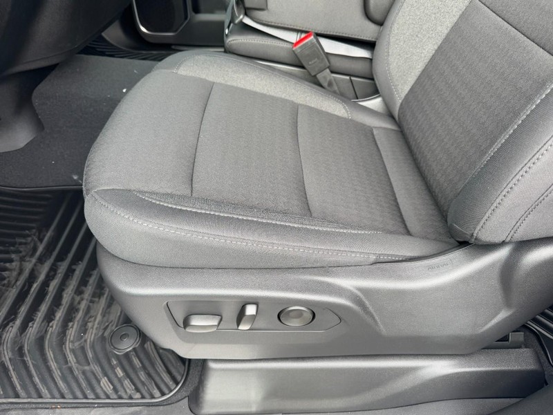 Chevrolet Silverado 2500HD Vehicle Image 09