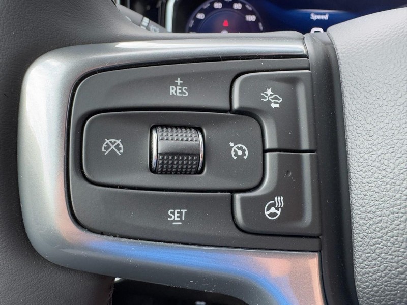 Chevrolet Silverado 2500HD Vehicle Image 12