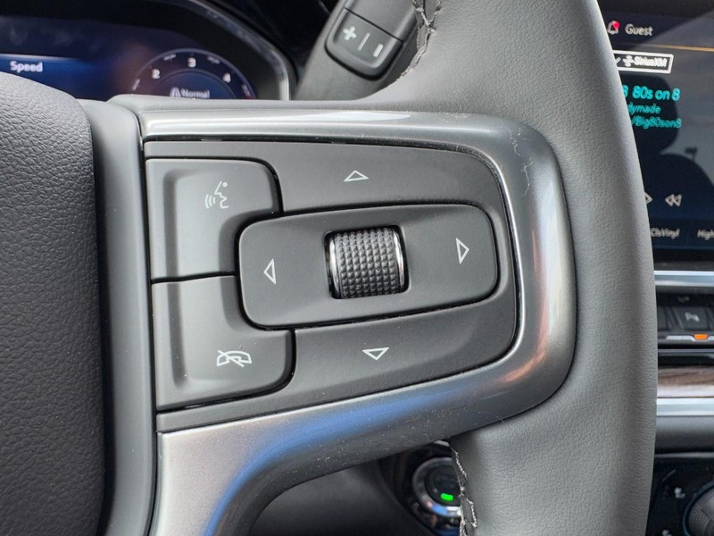 Chevrolet Silverado 2500HD Vehicle Image 13