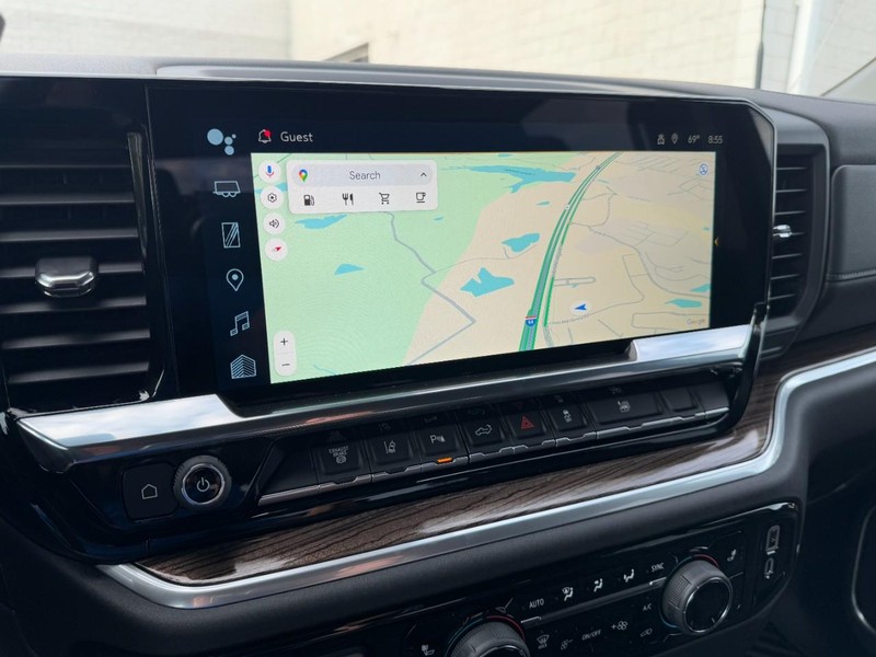 Chevrolet Silverado 2500HD Vehicle Image 16