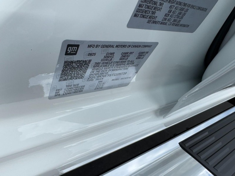 Chevrolet Silverado 2500HD Vehicle Image 19