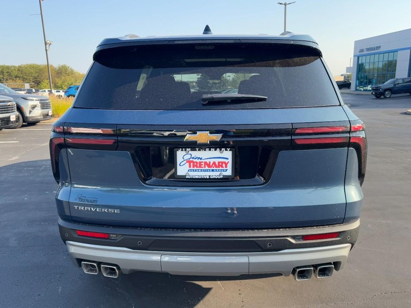 Chevrolet Traverse Vehicle Image 04