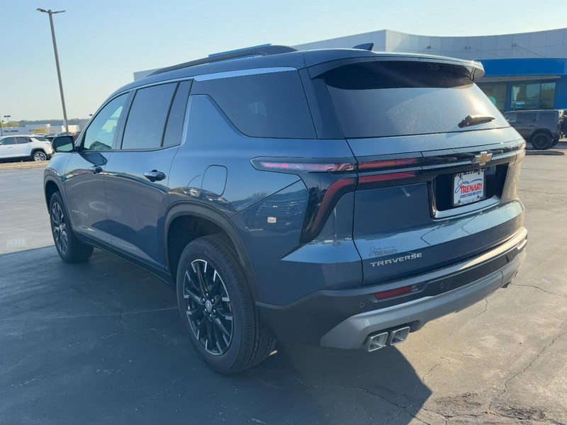 Chevrolet Traverse Vehicle Image 05