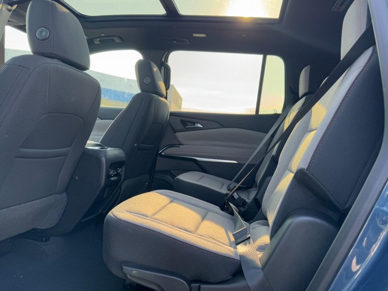 Chevrolet Traverse Vehicle Image 07