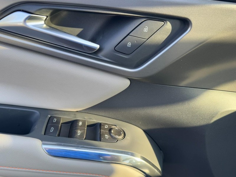 Chevrolet Traverse Vehicle Image 12