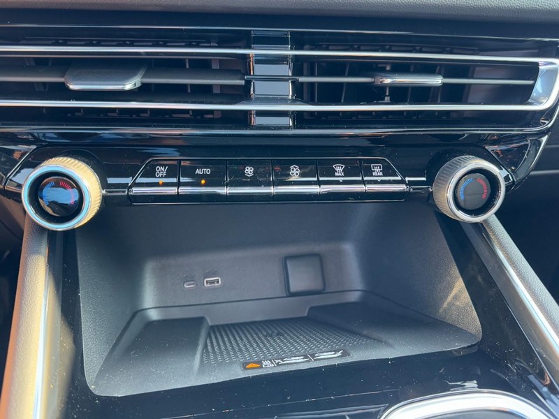 Chevrolet Traverse Vehicle Image 15