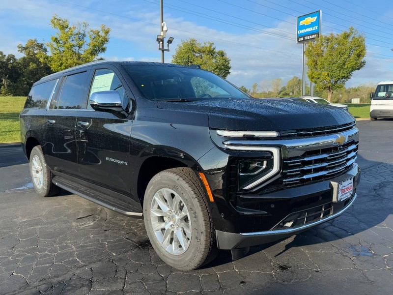 Chevrolet Suburban Vehicle Image 02