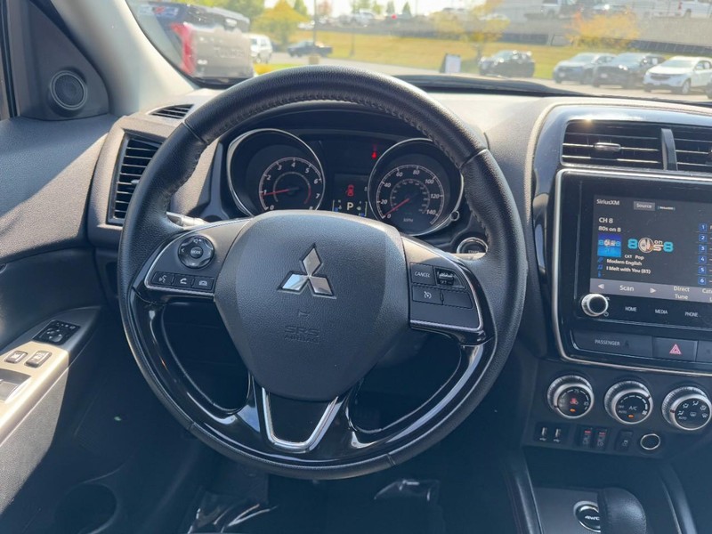 Mitsubishi Outlander Sport Vehicle Image 12