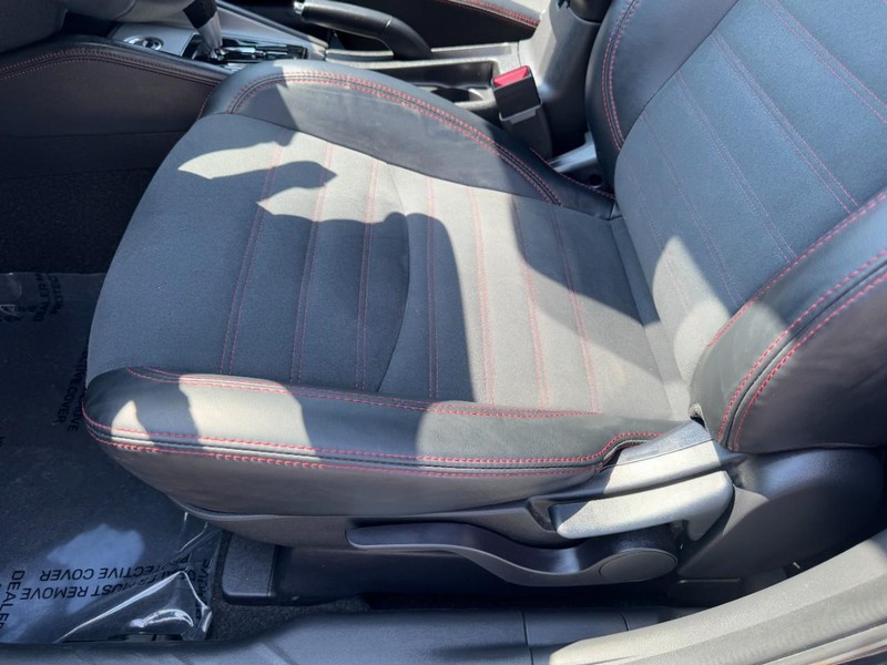 Mitsubishi Outlander Sport Vehicle Image 14