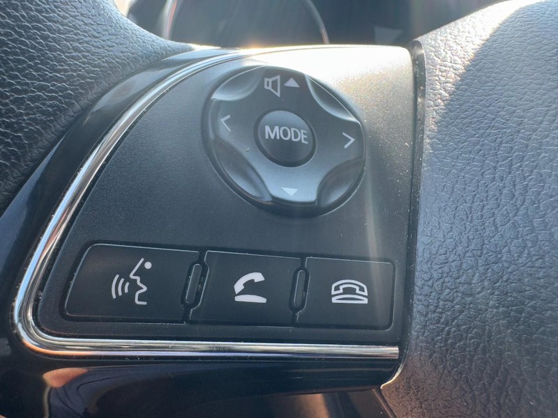 Mitsubishi Outlander Sport Vehicle Image 16