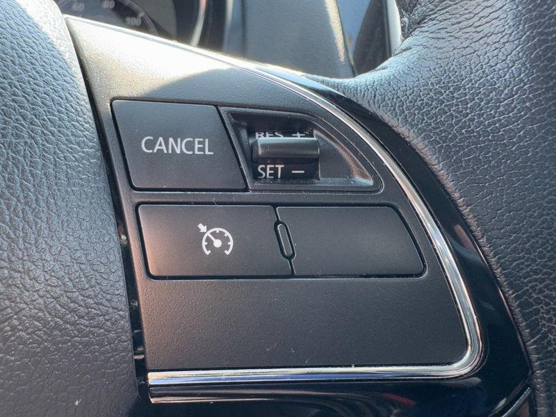 Mitsubishi Outlander Sport Vehicle Image 17