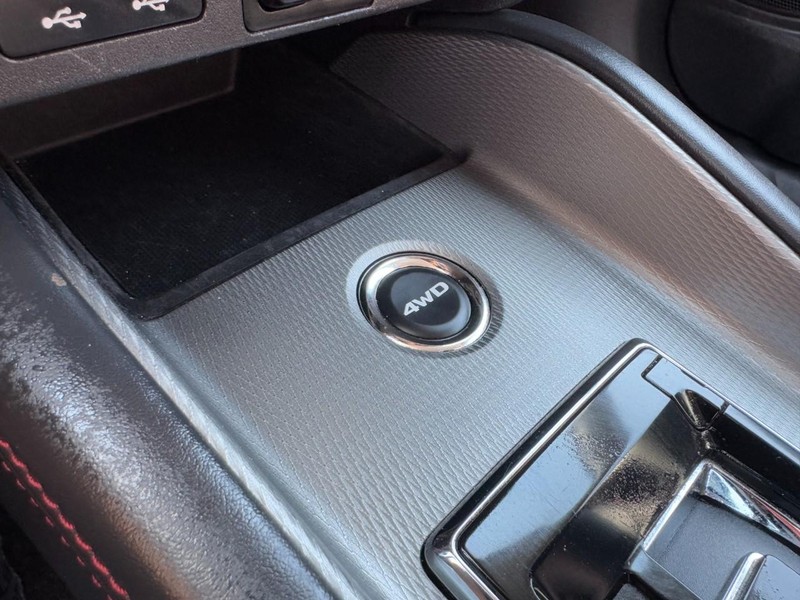 Mitsubishi Outlander Sport Vehicle Image 21