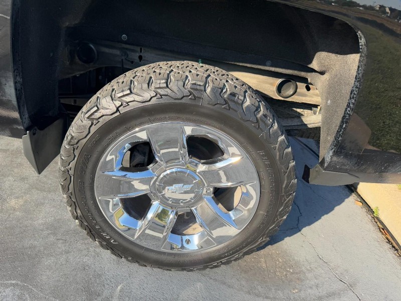 Chevrolet Silverado 1500 Vehicle Image 05