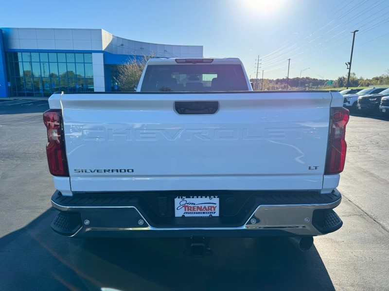 Chevrolet Silverado 3500HD Vehicle Image 04