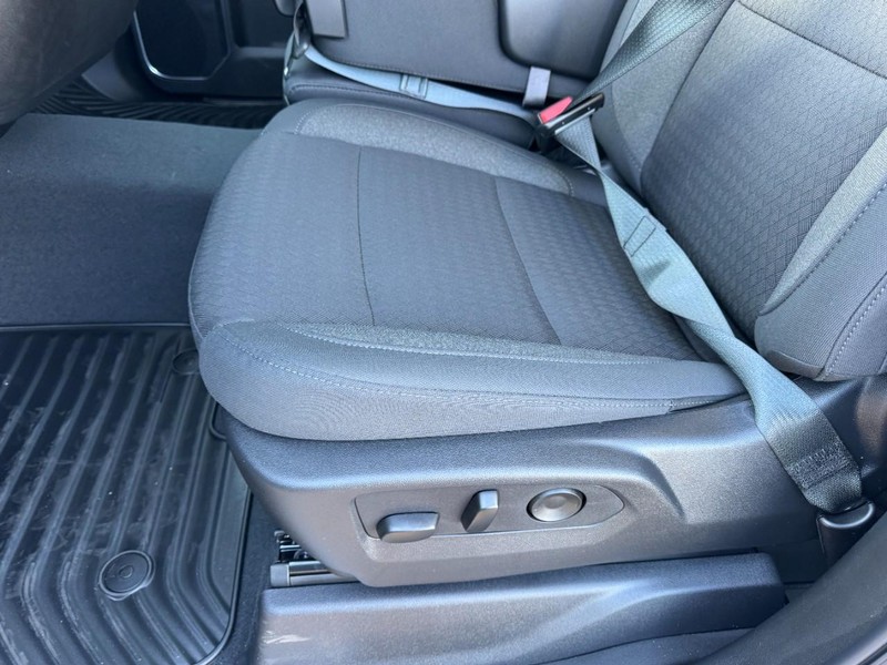 Chevrolet Silverado 3500HD Vehicle Image 10