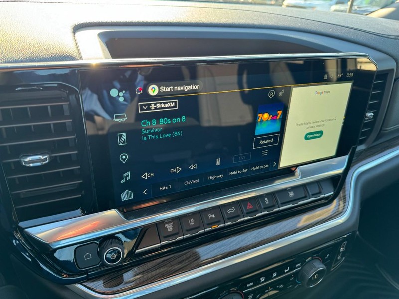 Chevrolet Silverado 3500HD Vehicle Image 16