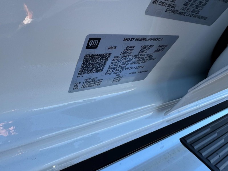 Chevrolet Silverado 3500HD Vehicle Image 20