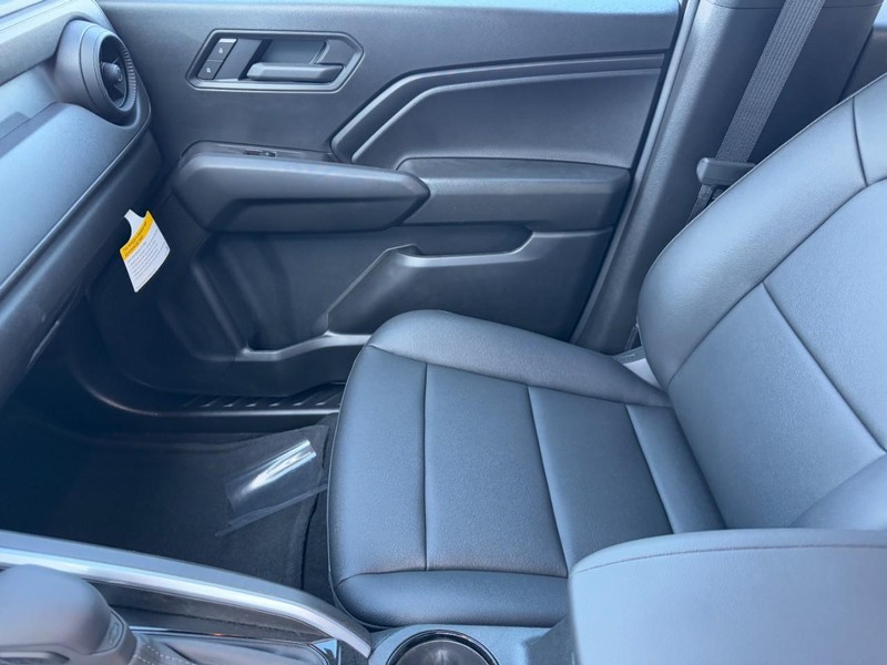 Chevrolet Colorado Vehicle Image 09