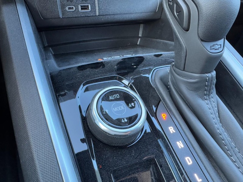 Chevrolet Colorado Vehicle Image 14