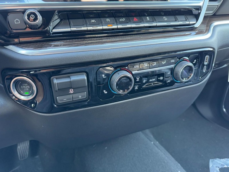 Chevrolet Silverado 1500 Vehicle Image 14