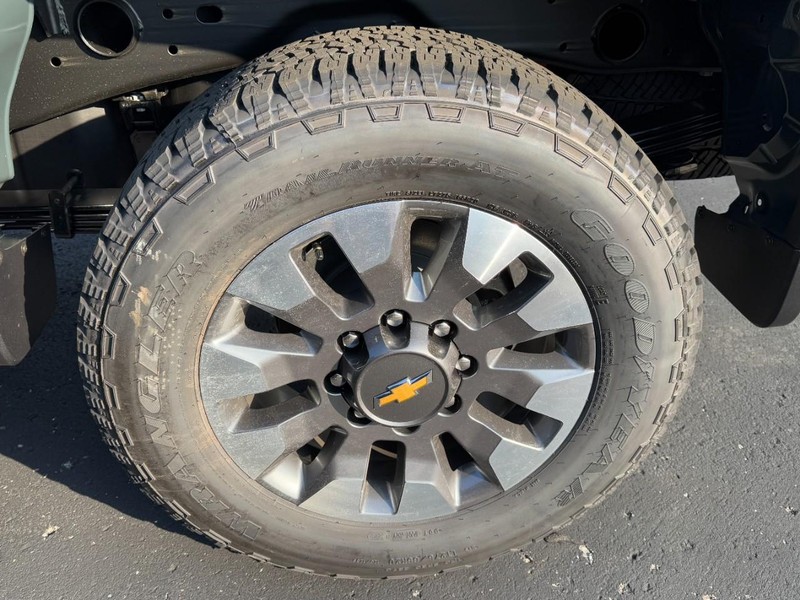 Chevrolet Silverado 2500HD Vehicle Image 05