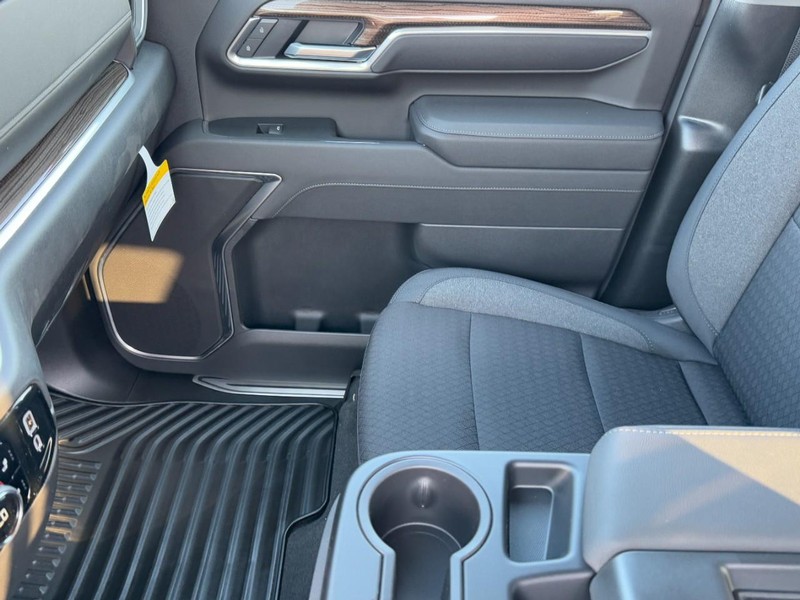 Chevrolet Silverado 2500HD Vehicle Image 08