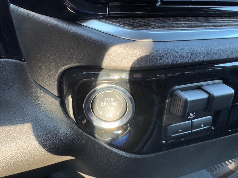 Chevrolet Silverado 2500HD Vehicle Image 18