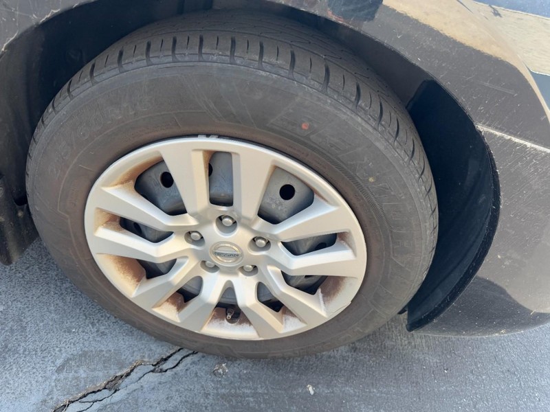 Nissan Altima Vehicle Image 05