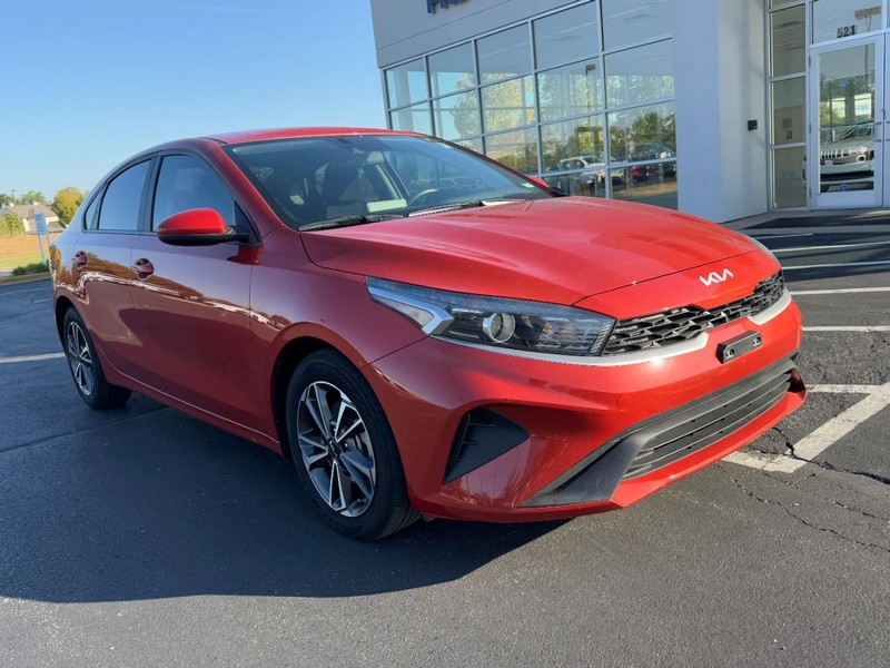 Kia Forte Vehicle Image 02