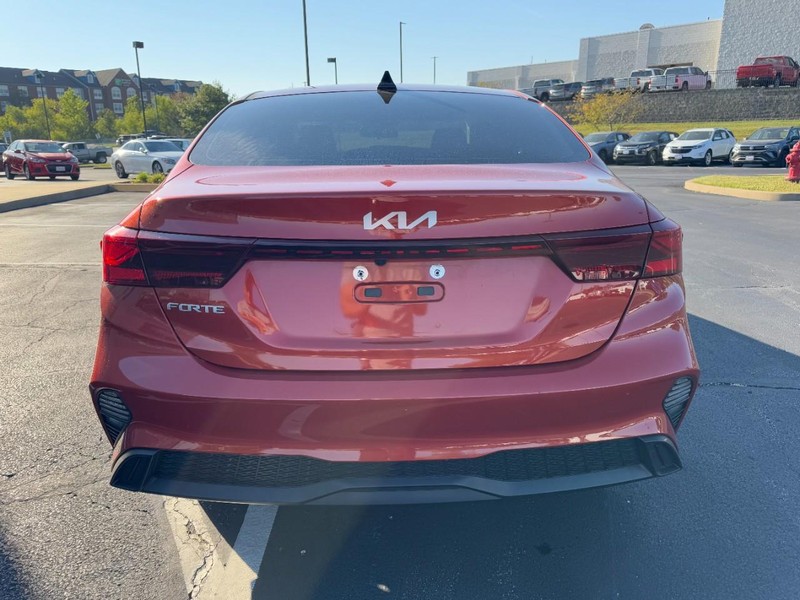 Kia Forte Vehicle Image 04