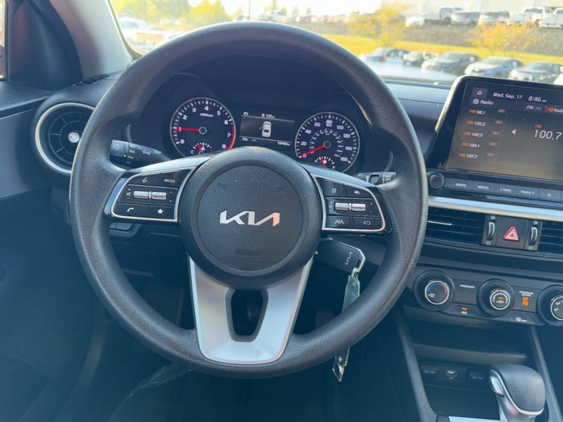 Kia Forte Vehicle Image 12