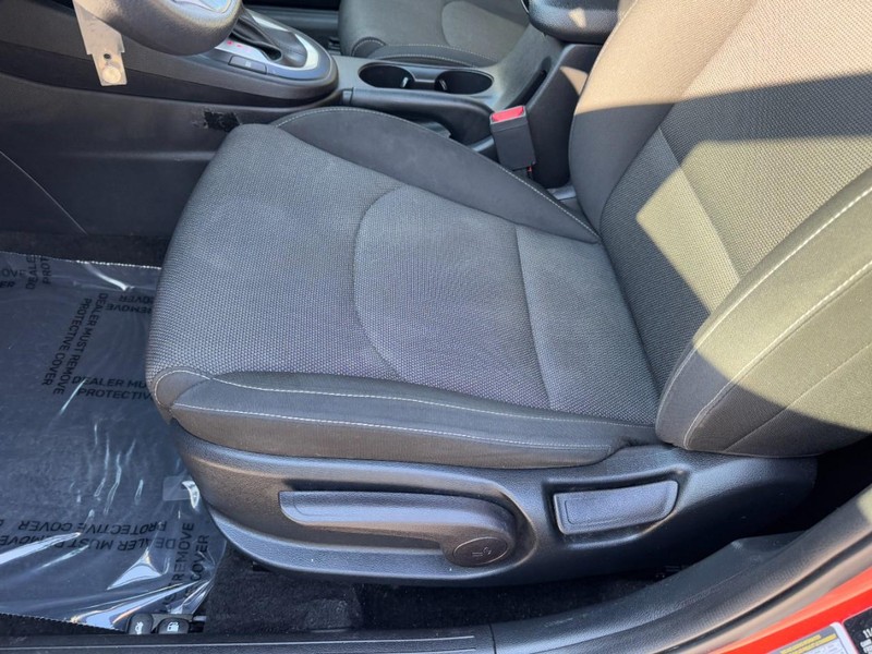 Kia Forte Vehicle Image 14