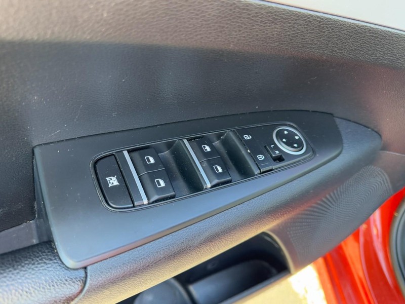 Kia Forte Vehicle Image 15