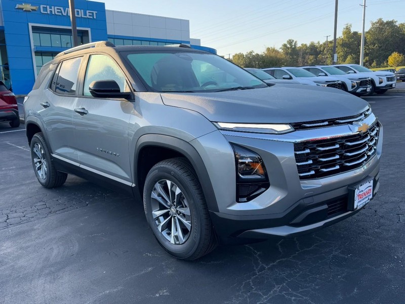 Chevrolet Equinox Vehicle Image 02