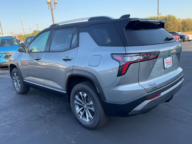 Chevrolet Equinox Vehicle Image 05