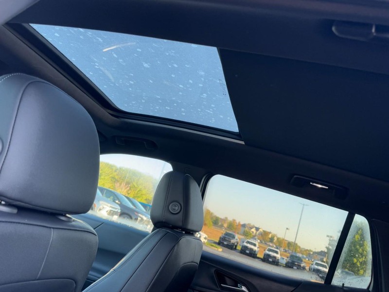 Chevrolet Equinox Vehicle Image 08