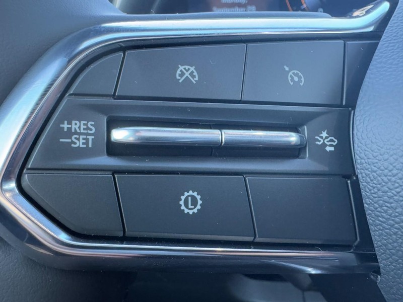 Chevrolet Equinox Vehicle Image 12