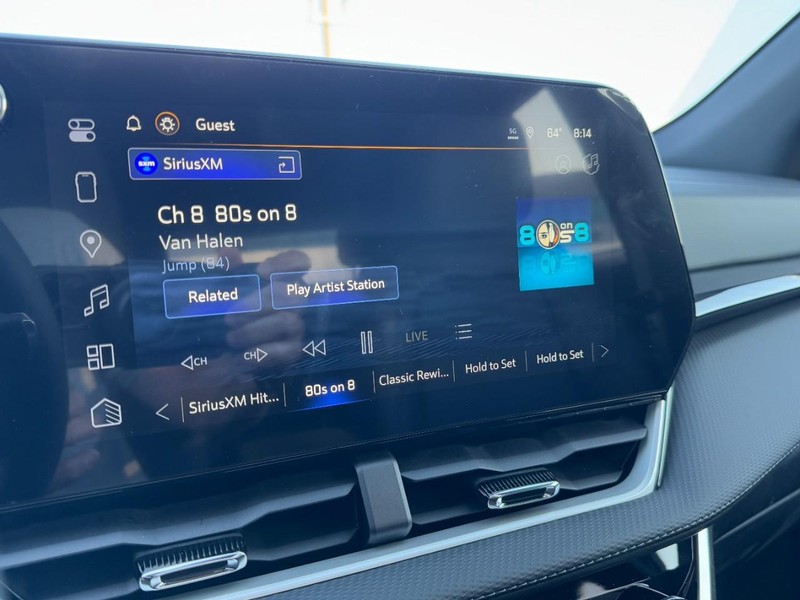 Chevrolet Equinox Vehicle Image 15