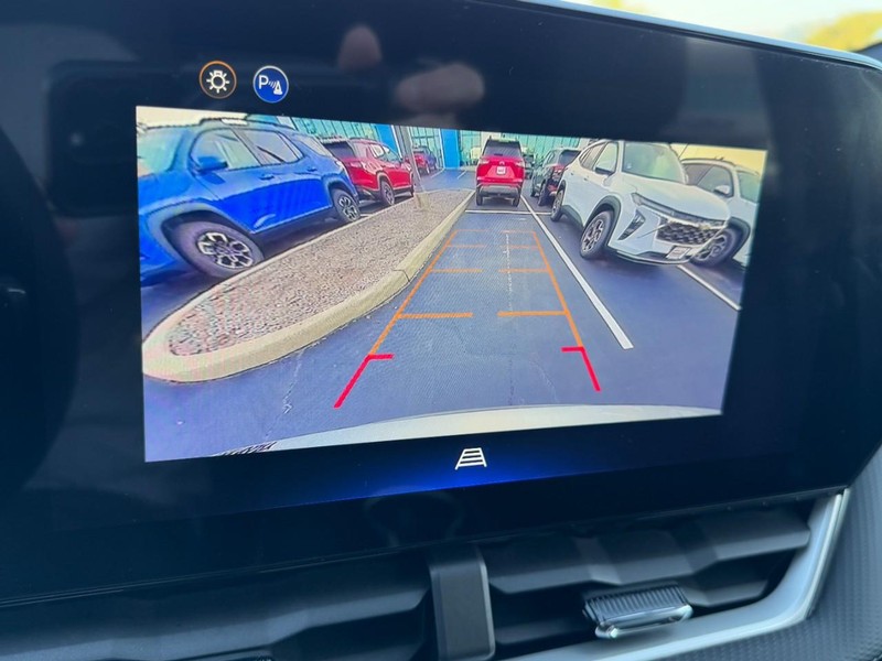 Chevrolet Equinox Vehicle Image 17