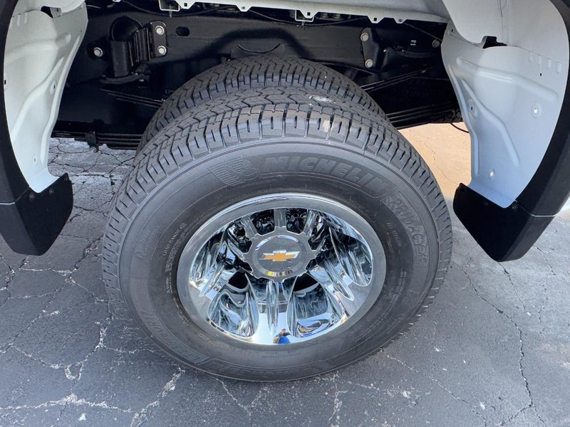 Chevrolet Silverado 3500HD Vehicle Image 06