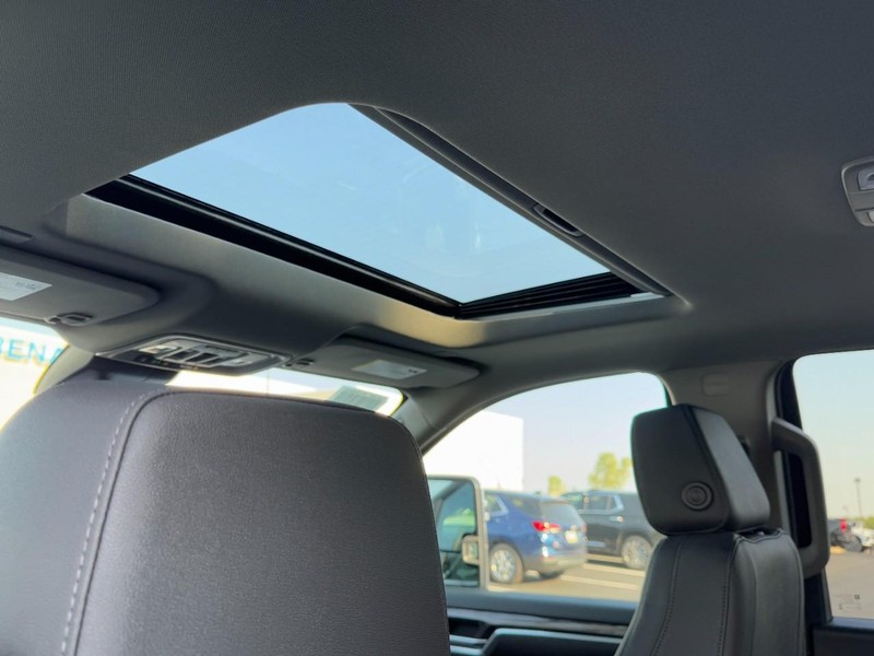 Chevrolet Silverado 3500HD Vehicle Image 09