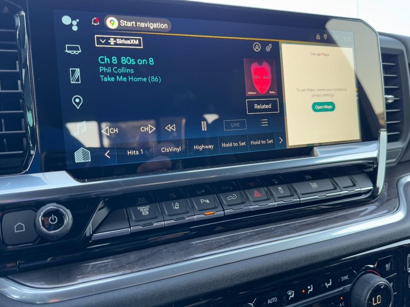 Chevrolet Silverado 3500HD Vehicle Image 17