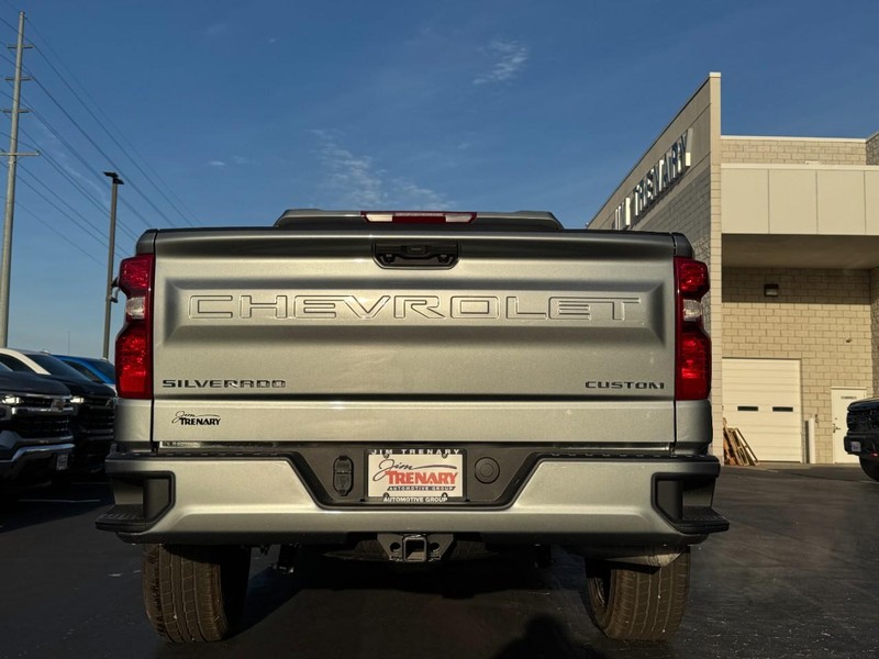 Chevrolet Silverado 1500 Vehicle Image 05