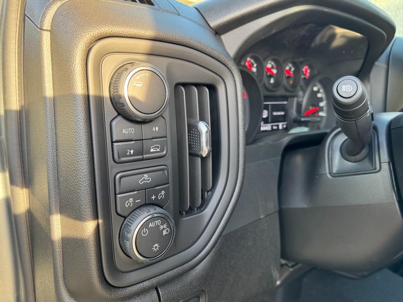 Chevrolet Silverado 1500 Vehicle Image 14