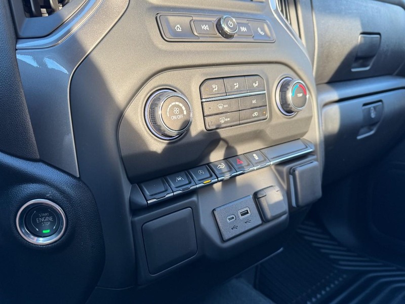 Chevrolet Silverado 1500 Vehicle Image 16