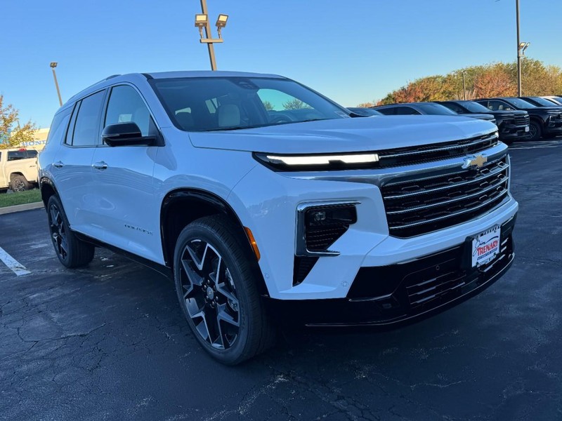 Chevrolet Traverse Vehicle Image 02