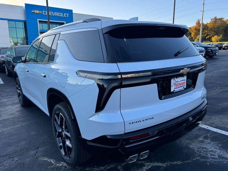 Chevrolet Traverse Vehicle Image 05