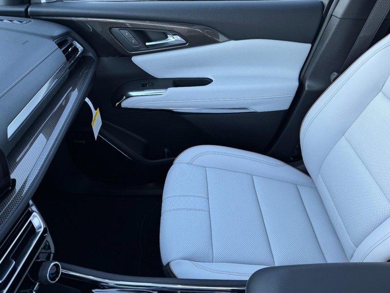 Chevrolet Traverse Vehicle Image 11