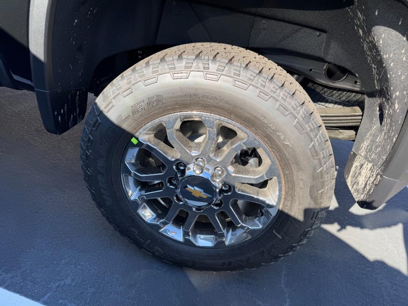 Chevrolet Silverado 2500HD Vehicle Image 06